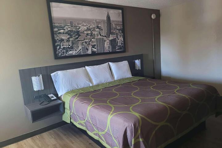 1 King Bed (8 of 8)