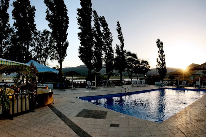 Hotel with Pool