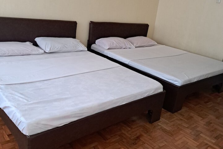 Room 5 of 17