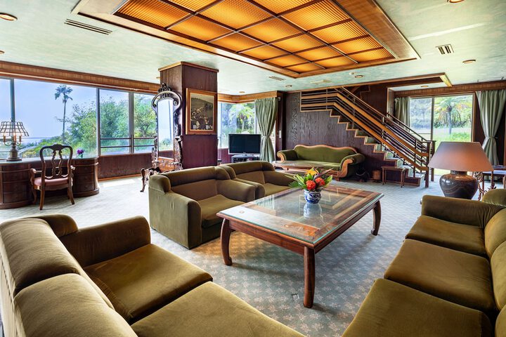 Room 5 of 42