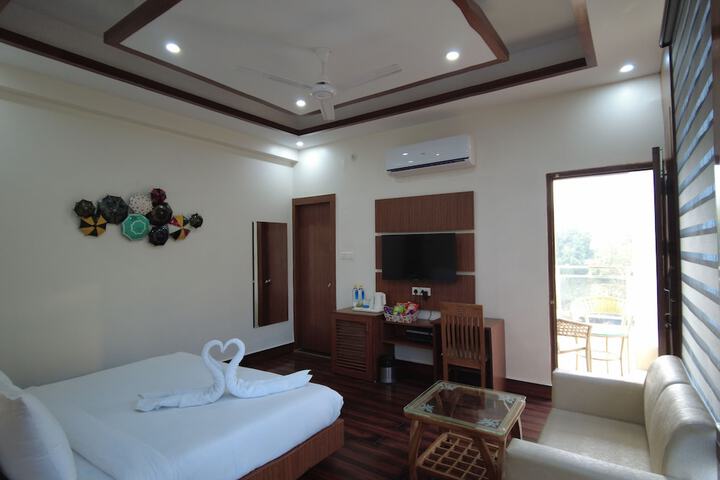 Room 14 of 65