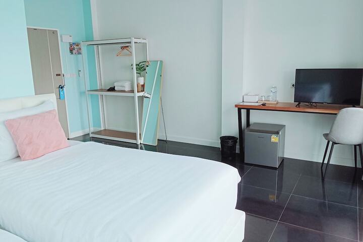 Room 16 of 77