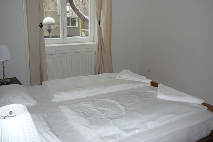 Room 10 of 60
