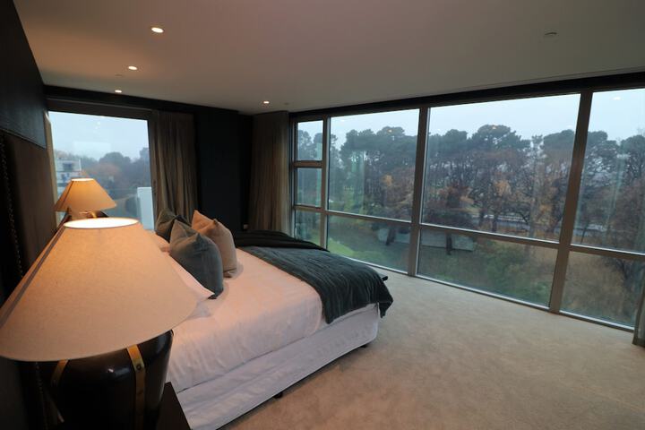 Room 12 of 79