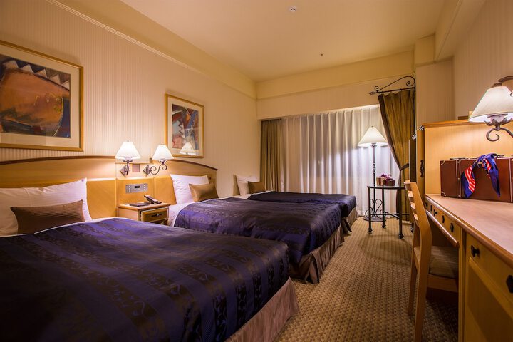 Room 14 of 65