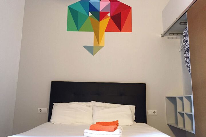 Room 9 of 38