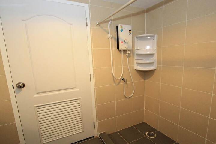 Room 35 of 84