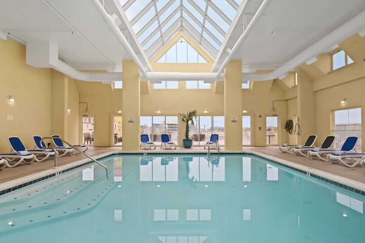 Pool Hotel