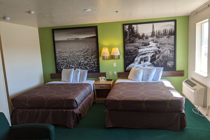 Room 35 of 83