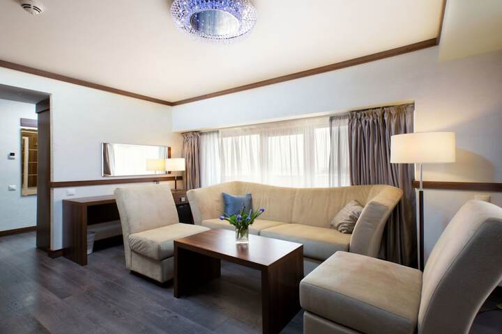 Room 7 of 121