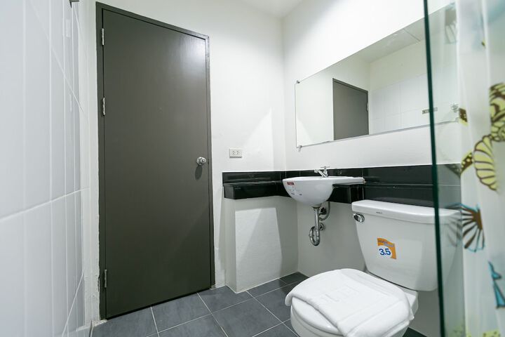 Room 64 of 94