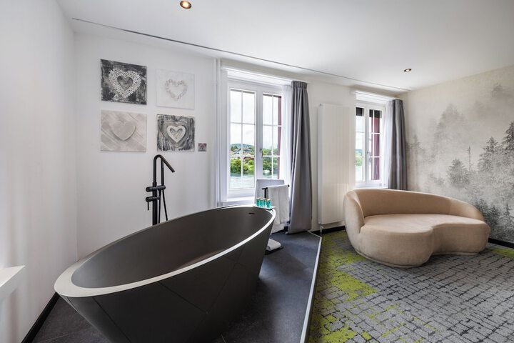 Room 35 of 70