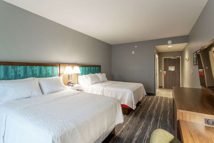 2 Queen Beds Hearing Accessible (20 of 20)