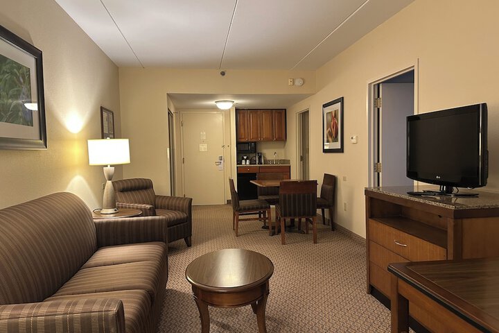 Room 13 of 28