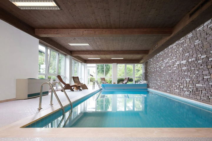 Pool 14 of 27