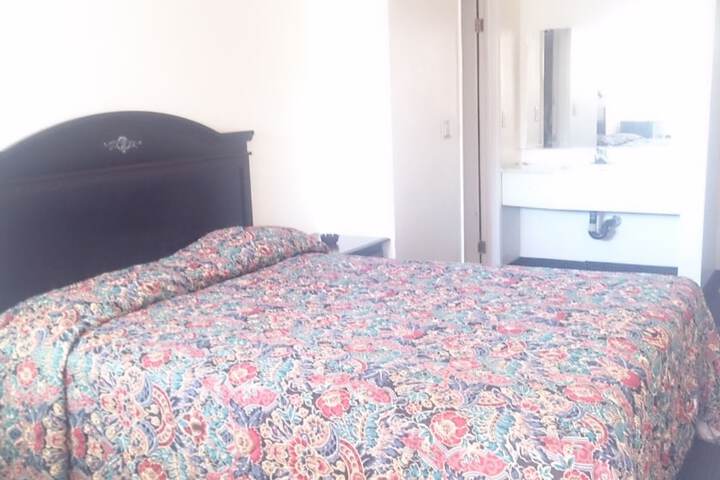 Room 5 of 17