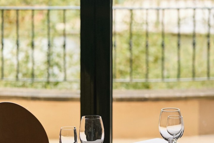 Dining 60 of 80