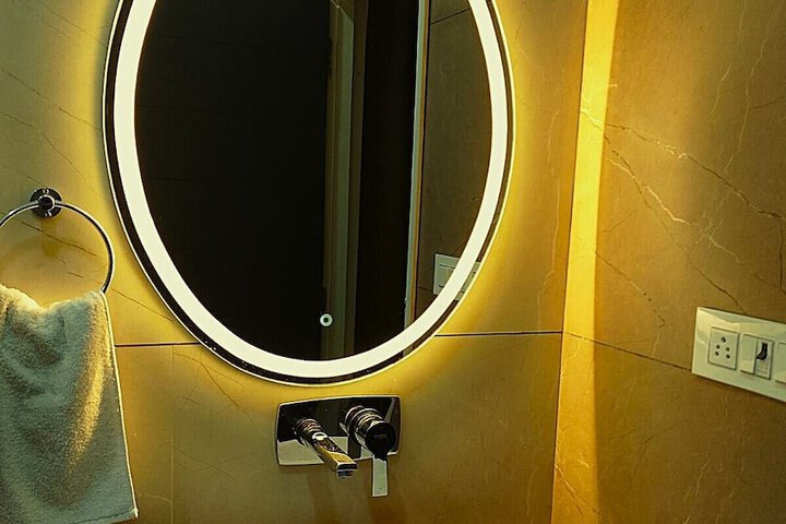Room 15 of 32