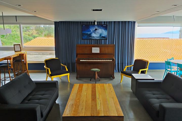 Entrance & Lobby