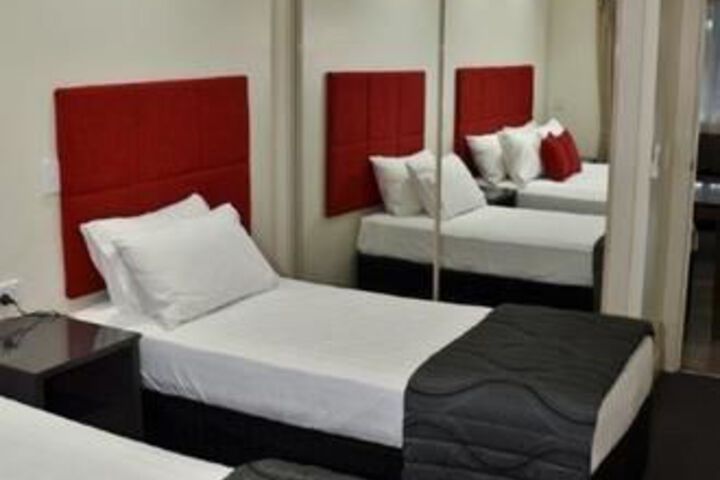 Room 3 of 43
