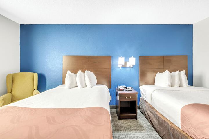 2 Double Beds (4 of 7)