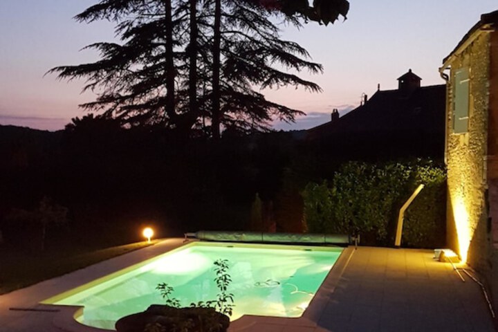 Pool 20 of 42