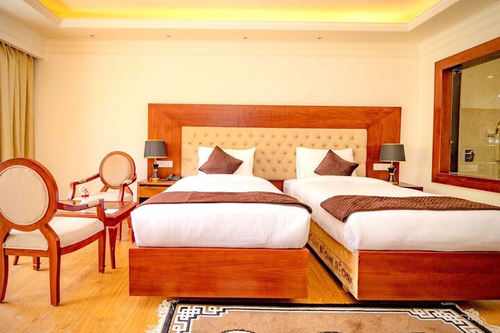 Room 4 of 25