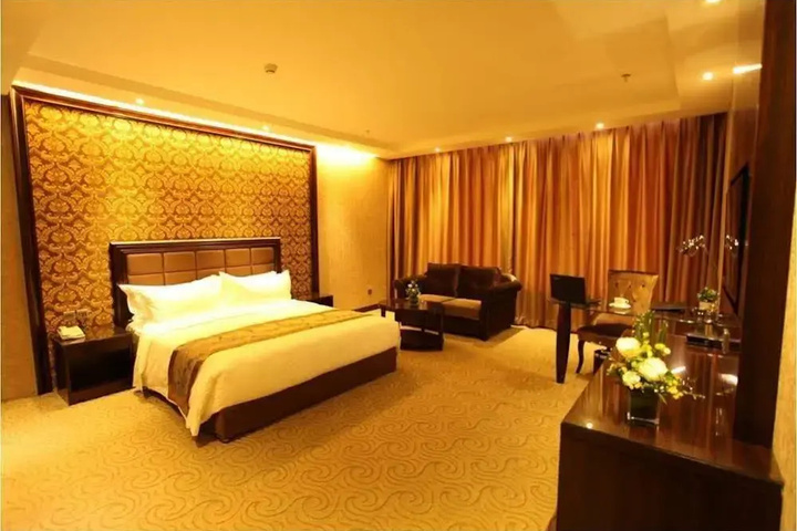 Room 4 of 19