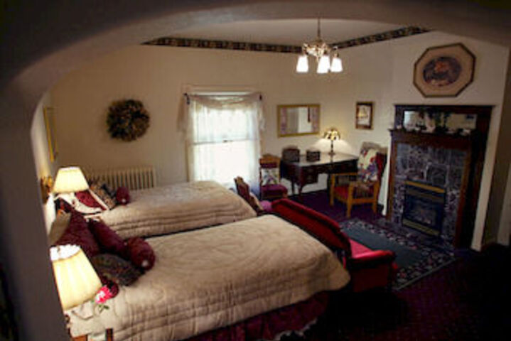 Room 11 of 17