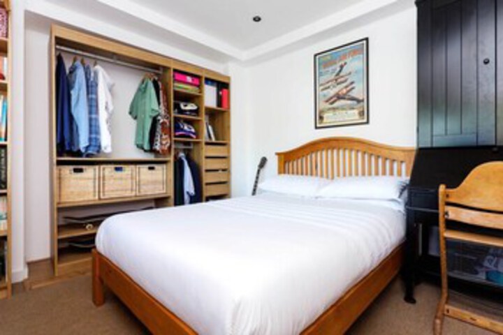 Room 17 of 25