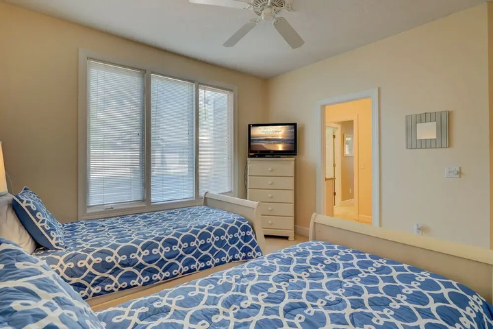 Room 4 of 22