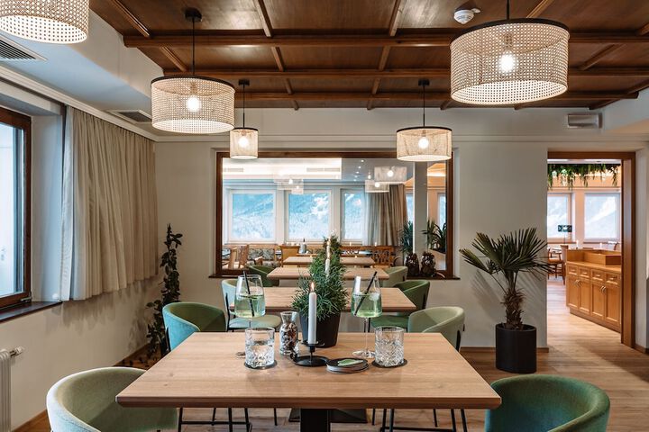 Dining 84 of 132