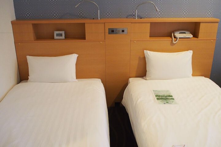 Room 12 of 51