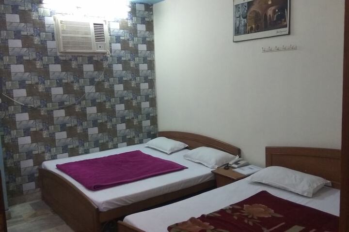 Room 17 of 36