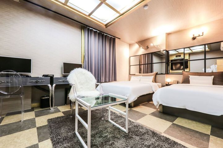Room 92 of 138