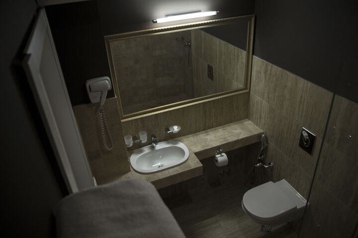 Room 18 of 42