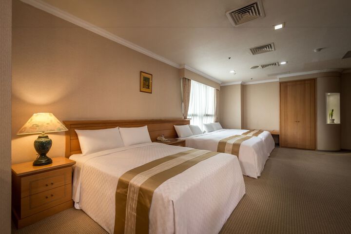 Room 30 of 81