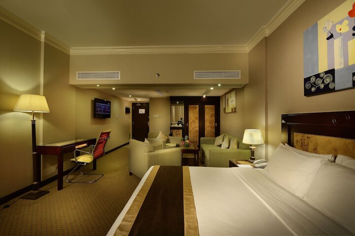 Room 4 of 49