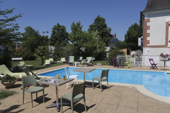 Hôtel Les Tilleuls Bourges in Bourges