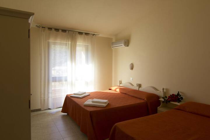 Room 8 of 34