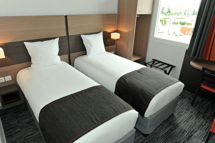 Room 5 of 31