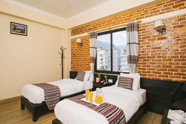 Room 14 of 24