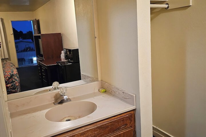 Room 12 of 13