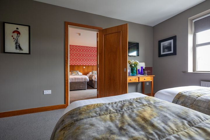 Room 12 of 48