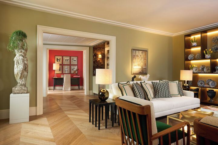 Room 42 of 533