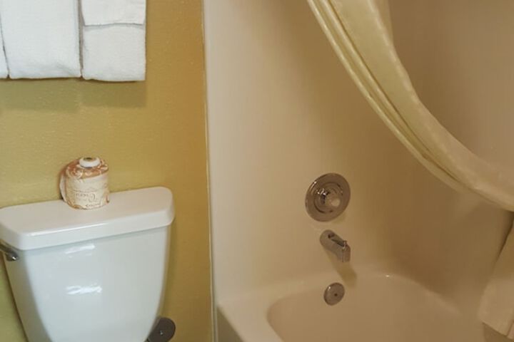 Room 9 of 27