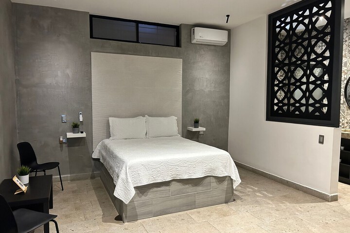 Room 12 of 85