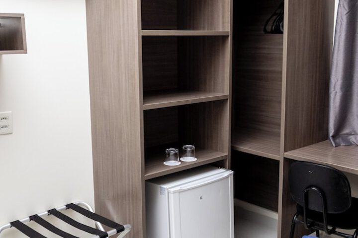 Room 12 of 33