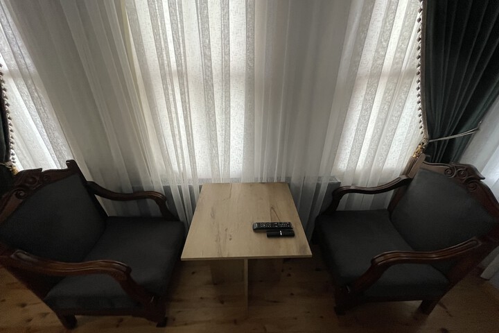 Room 15 of 100