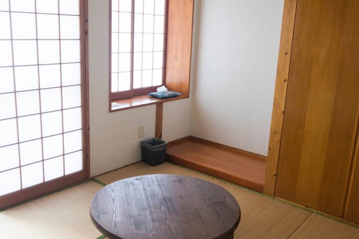Room 10 of 17